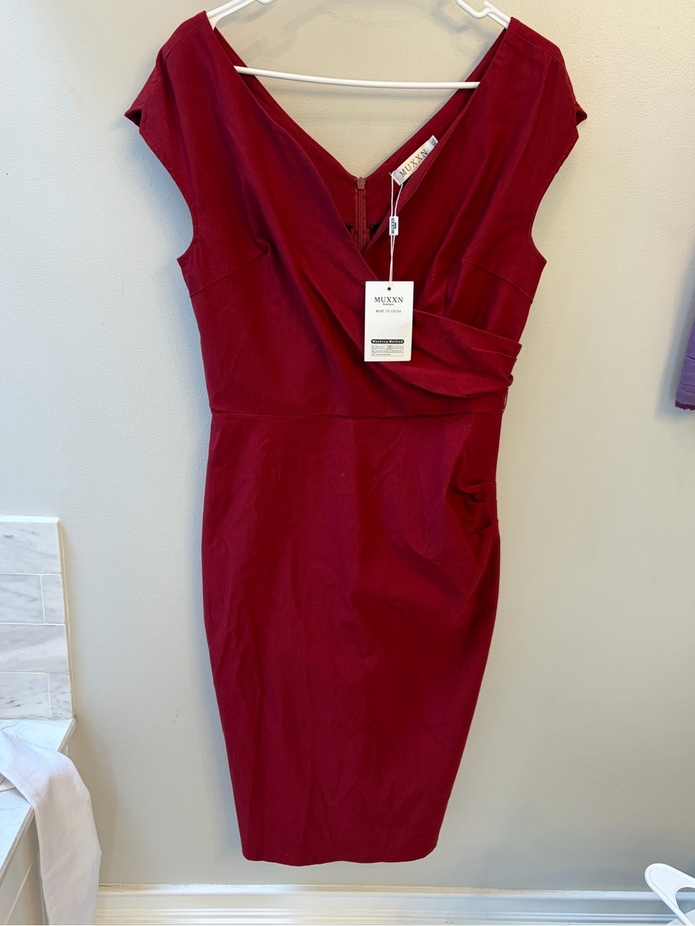Women's red size XL dress. Stretchy cap sleeve Muxxn nwt